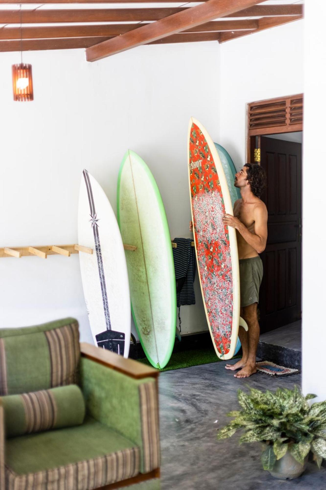Отель Makai Surf House Ахангама Экстерьер фото